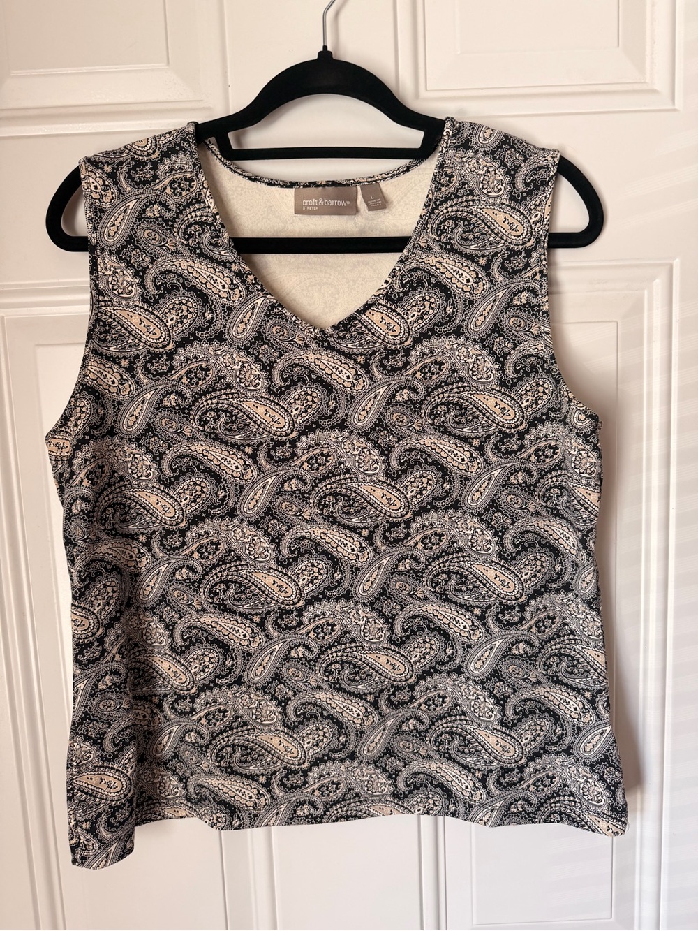 croft & barrow Black and White Paisley V-Neck Sleeveless Top